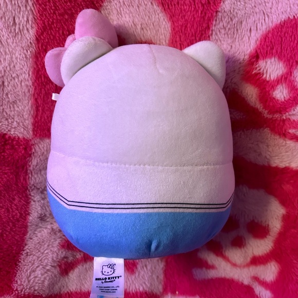 Sailor Hello Kitty Squishmallow summer 2022 - Picture 2 of 3